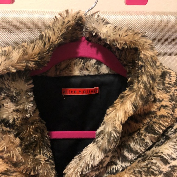 Alice + Olivia warm coat - Picture 3 of 4